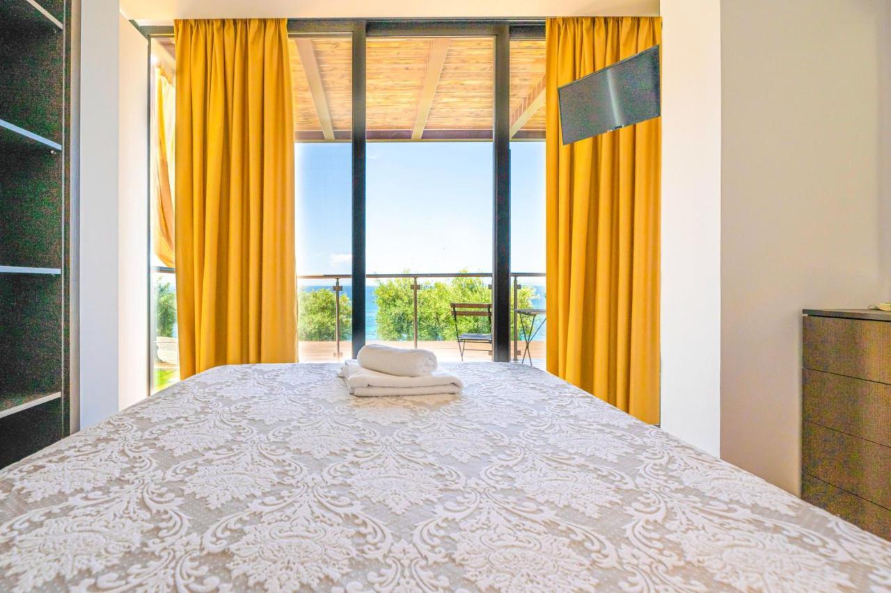 Kalma Villa Ena Nea Moudania Exterior foto